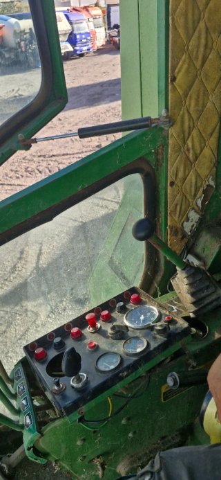 Cosechadora John Deere 966