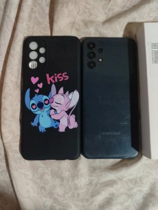 Móvil Samsung Galaxy A13 con funda de Diseño Stit