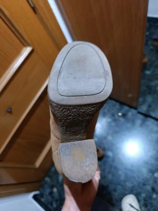 Botines de tacón beige y marrón