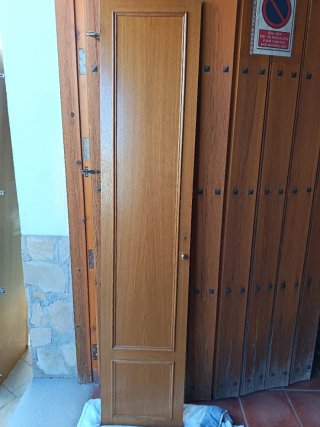 Puertas de armario de madera color roble
