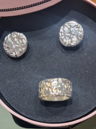 Conjunto Tous Duna Pendientes y anillo