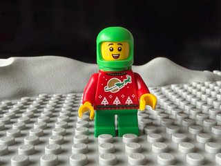 Minifigura Lego astronauta niño Navideño
