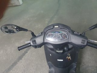 SYM HD 125 EVO Scooter Negra