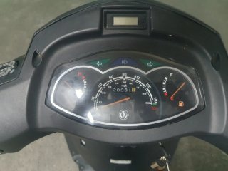 SYM HD 125 EVO Scooter Negra