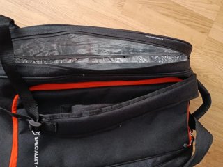 Paletero Bullpadel Advance Negro y Gris