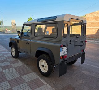 Land Rover Defender 90 (200 tdi)