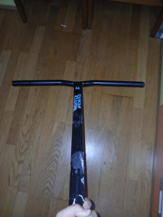 Manillar patinete negro