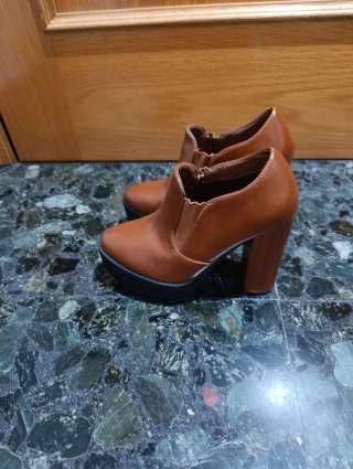 Botines marrones de tacón