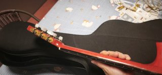 Guitarra flamenca amplificada