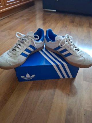 Adidas Gazelle Beige y Azul