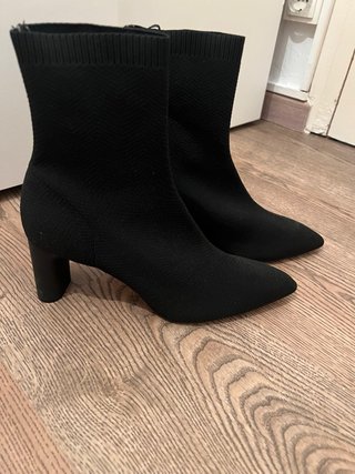 Botines negros de tacón