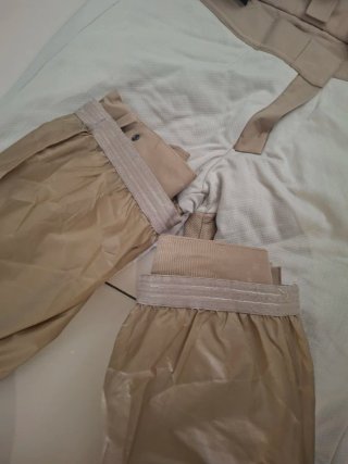 Bretelle per pantaloni beige e nero