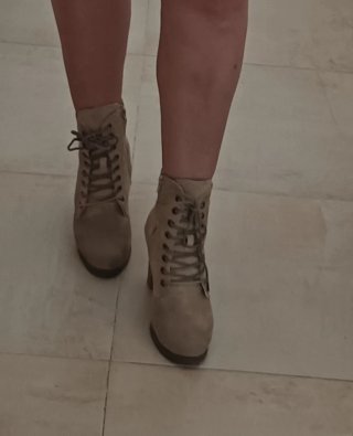 Botines estilo vintage beige con cordones