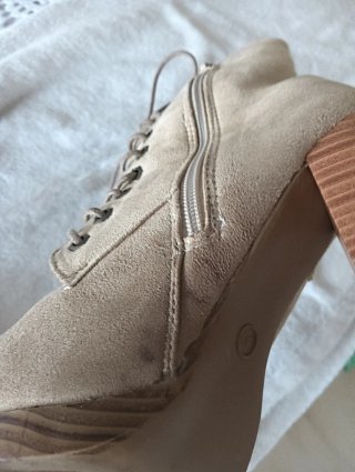 Botines estilo vintage beige con cordones