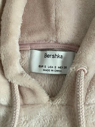 Sudadera Bershka de pelo rosa