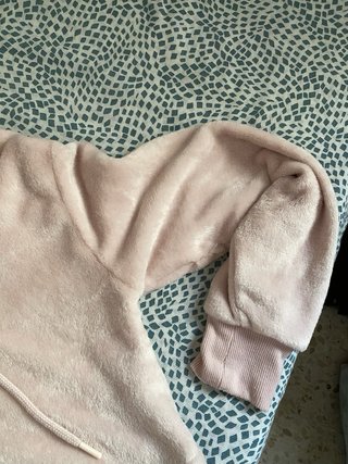 Sudadera Bershka de pelo rosa