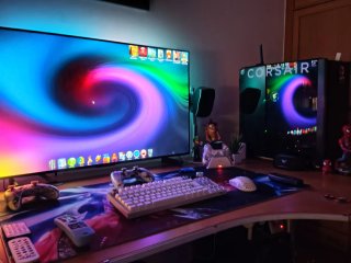 LG C4 42 OLED TV