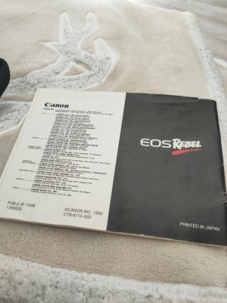 Canon EOS Rebel c/ Flash e Lente EF 35-80mm