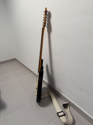 Guitarra Eléctrica Fender Squier Negra