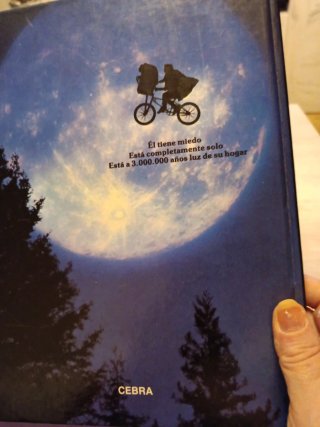 Antiguo libro E.T
