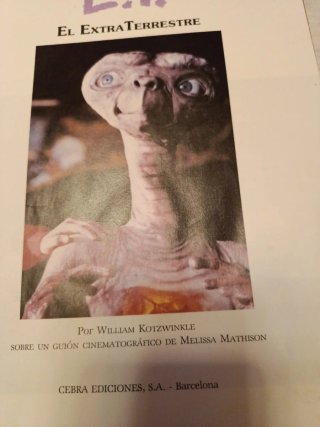 Antiguo libro E.T