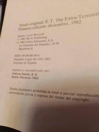 Antiguo libro E.T