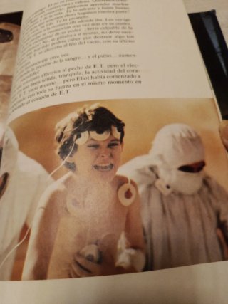 Antiguo libro E.T