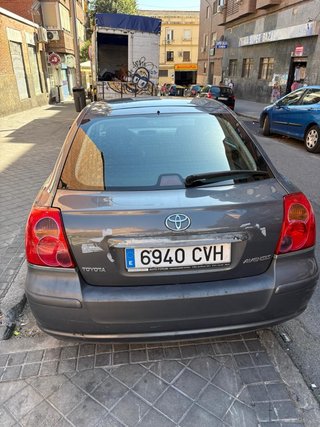 Toyota Avensis 2004