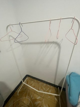 2 Burros para ropa blancos MULIG IKEA
