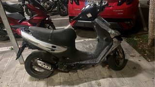 Suzuki 49cc Scooter Plata y Negro