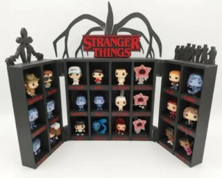 Expositor Kinder Joy Stranger Things