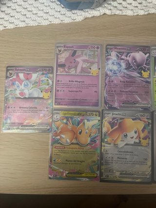 Cartas Pokémon 30 Aniversario y otras colecciones