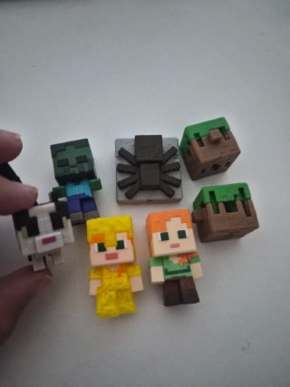 Figuritas Minecraft Kinder Joy