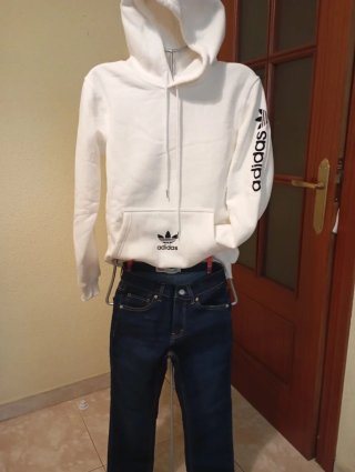 Conjunto Adidas Sudadera y Pantalón Levis