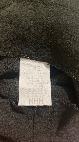 Pantalones negros campana