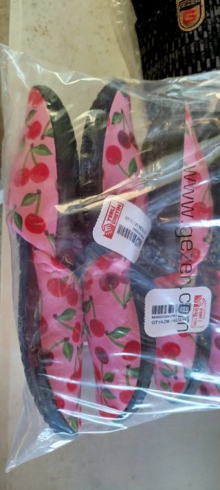 Zapatillas Gezer rosas con cerezas