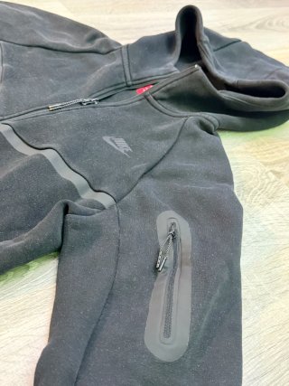 Nike Tech Fleece Negra XS