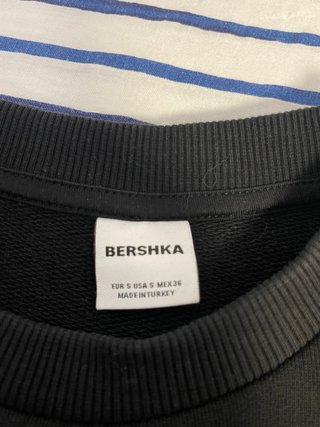 Camiseta Bershka Oversize Negra