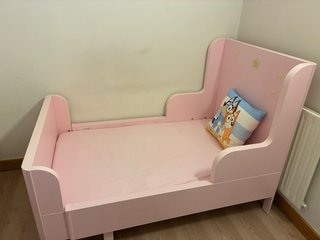 Cama infantil rosa extensible de 1,20 a 1,80