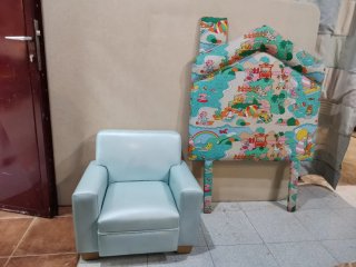 Cabecero y mesita infantil de tela