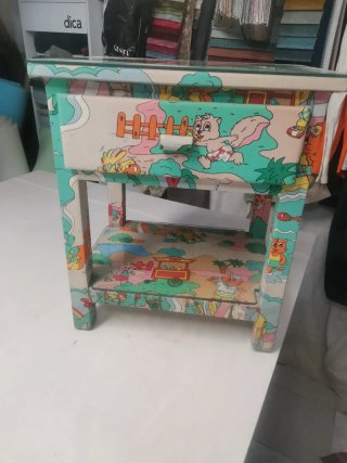 Cabecero y mesita infantil de tela