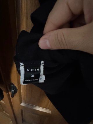 Chaqueta de Franela Negra Botones Bolsillos