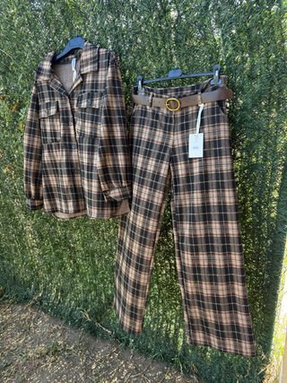 Conjunto cuadros camisa y pantalón