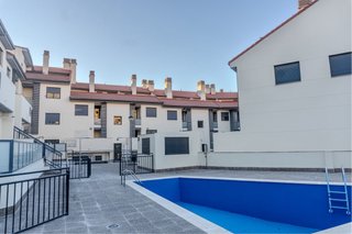 Piso de 2 hab.piscina,garaje y trastero en Cadrete