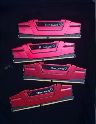 4x G.Skill Ripjaws V DDR4 2666MHz RAM