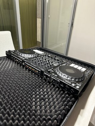 Pioneer DDJ-1000 + Maleta Transporte UDG