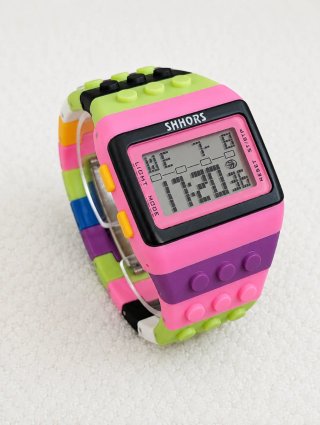 Reloj super original de bloques de construcción