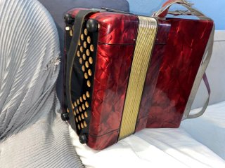 Acordeón Hohner Student IV M 32 bajos