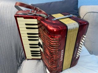 Acordeón Hohner Student IV M 32 bajos