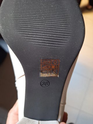 Botines blancos con tacón (nuevos)